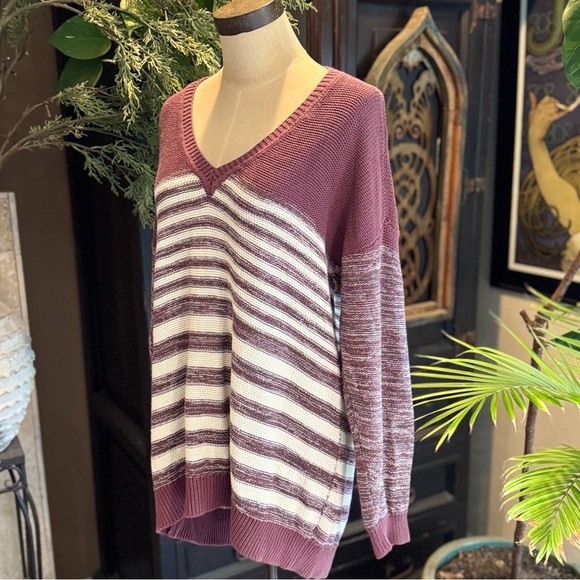 Urban Outfitters oversized slouchy v-neck stripped sweater - Picture 6 of 16